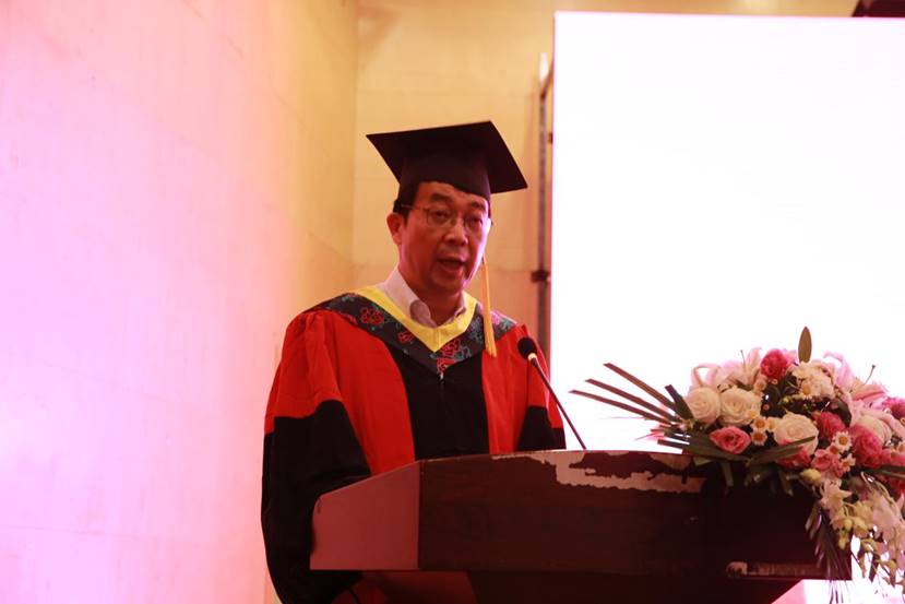必赢线路检测中心党委书记邰明松同志宣读《必赢线路检测中心2019届四川省优秀毕业生、四川大学优秀毕业研究生名单》。